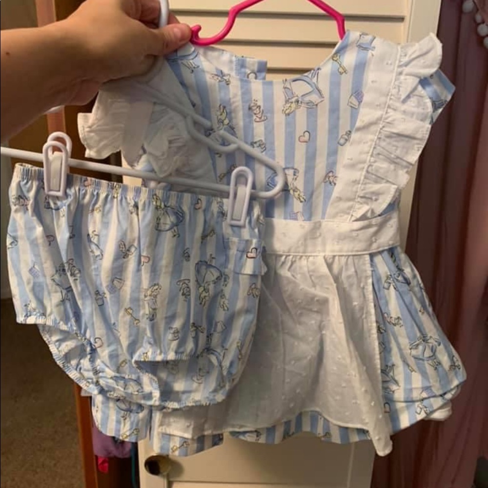 Alice in Wonderland outfit